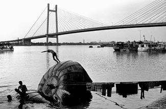 09_bw_das_dive_into_ganges